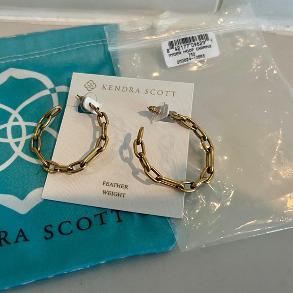 Kendra Scott Ryder Hoop Earrings in Vintage Gold - Picture 4 of 14